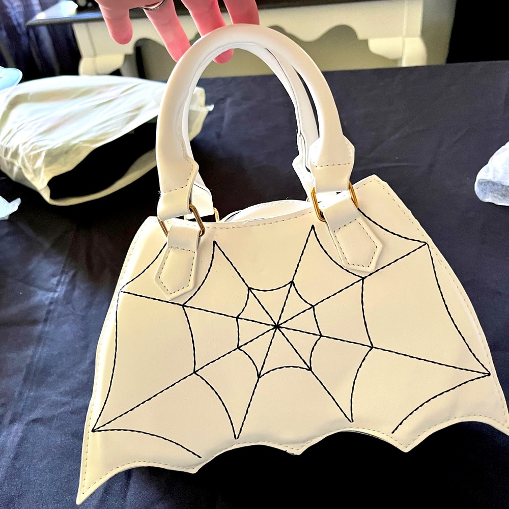 Bat purse